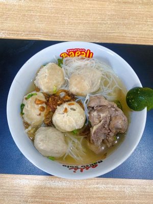 Bakso Iga Sapi (Bakso Halus + 1 Potong Iga)